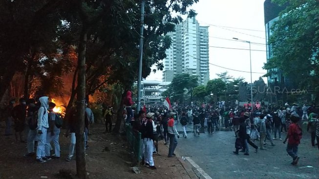 Kerusuhan anak STM di Depan BPK. (Suara.com/Fakhri)