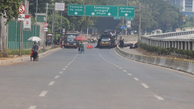 Berhari-hari Ditutup karena Demo, Jalan Gatot Subroto Akhirnya Normal Lagi