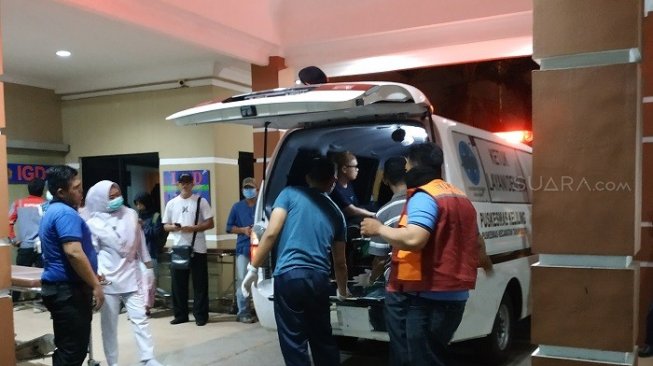 Hilir Mudik, Puluhan Ambulans Antar Korban Demo Rusuh DPR ke RS Mintohardjo
