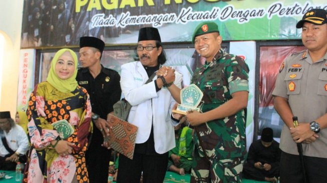 Ratusan Santri di Lamongan, Jawa Timur Jadi Pendekar