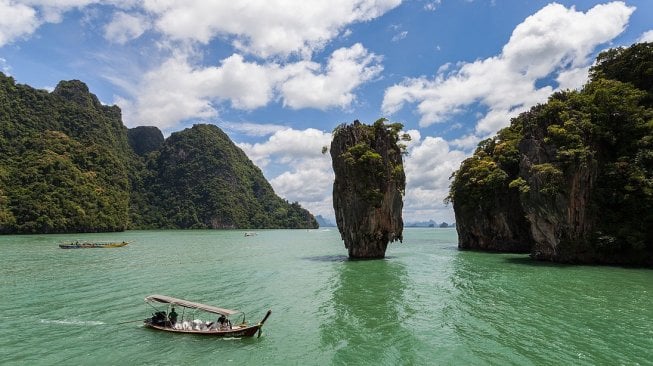 James Bond Island (Wikimedia Commons)