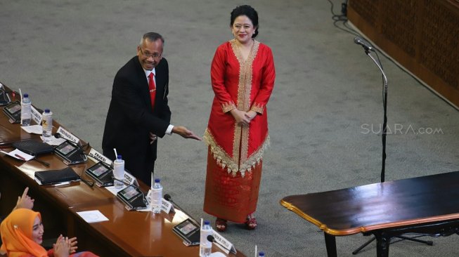 Ketua DPR RI 2019-2024 Puan Maharani jelang acara pengambilan sumpah jabatan dalam Rapat Paripurna di Gedung Nusantara, Kompleks Parlemen, Jakarta, Selasa (1/10/2019). [Suara.com / Arya Manggala]