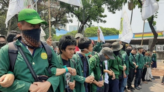 Tak Mau Demo Disusupi, Massa Mahasiswa Diwajibkan Pakai Almamater