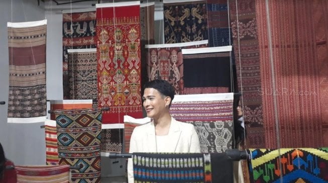 Oscar Lawalata : Hari Batik Nasional, Masih Banyak Orang Pakai Batik Print