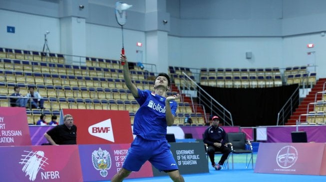 Pebulutangkis tunggal putra Christian Adinata menjadi penentu kemenangan Indonesia atas Hong Kong, 3-0, usai mengalahkan Jason Gunawan di perempat final Kejuaraan Dunia Junior Bulutangkis 2019, Kamis (3/10). [Humas PBSI]