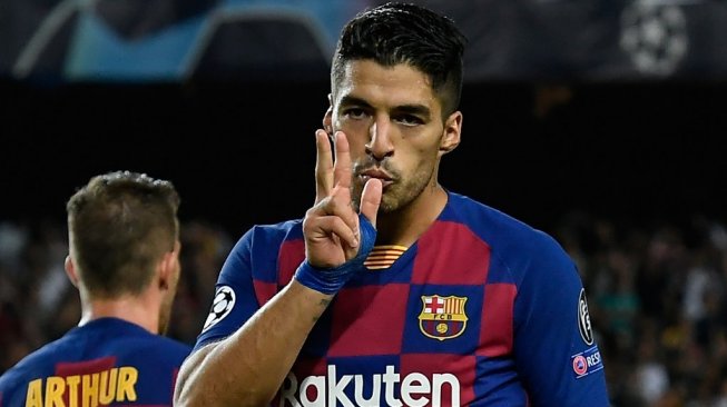 Barcelona Cari Striker, Luis Suarez Sodorkan Tiga Nama - Suara.com