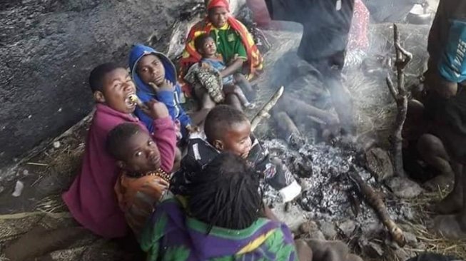 Pengungsi Nduga yang sudah 9 bulan terlunta-lunta di daerah pegunungan dan hutan, tanpa bantuan pemerintah. [dokumentasi]