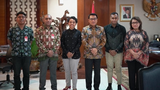 Generasi Papua Muda Inspiratif Temui Moeldoko