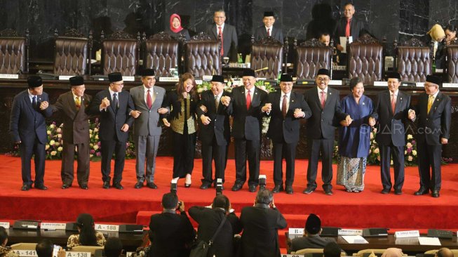 Suasana Pelantikan Pimpinan MPR periode 2019-2024 di Ruang Rapat Paripurna, Kompleks Parlemen, Jakarta, Kamis (3/10). [Suara.com/Arya Manggala]