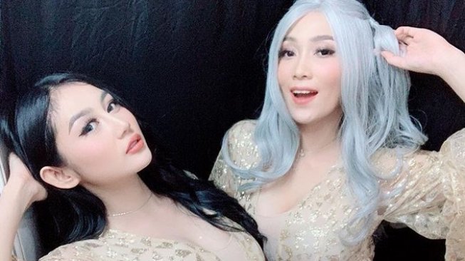 Duo Serigala yang beranggotakan Pamela Safitri dan Oza Kioza. [Instagram]