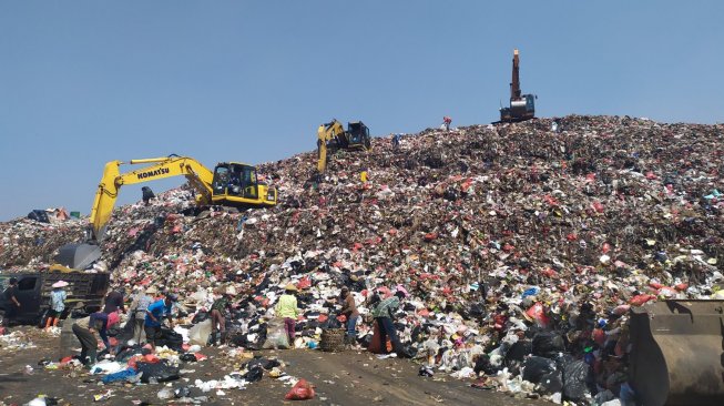 Depok Dikepung Sampah! TPA Cipayung Longsor Karena Over Kapasitas, Kini Ditutup Sementara