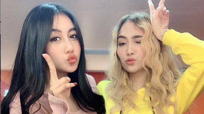 Duo Serigala yang beranggotakan Pamela Safitri dan Oza Kioza. [Instagram]