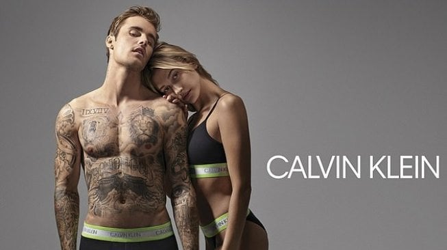 Justin Bieber dan Hailey Baldwin [Calvin Klein]