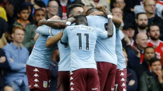 Pemain Aston Villa rayakan gol ke gawang lawan dalam pertandingan Liga Inggris [AFP]