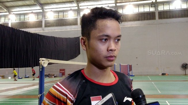 Pebulutangkis tunggal putra Indonesia, Anthony Sinisuka Ginting, ditemui di Pelatnas PBSI, Cipayung, Jakarta Timur, Senin (7/10/2019). [Suara.com/Arief Apriadi]