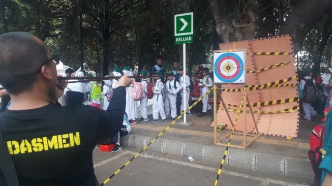 Permainan tradisional di Pekan Kebudayaan Nasional 2019 yang digelar Kemendikbud. (Suara.com/Vessy Frizona)