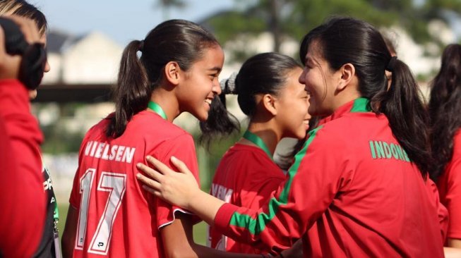 Naomi Nielsen saat berseragam Timnas Indonesia Putri. (Instagram/@naominielsen_)