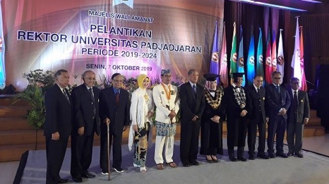 Resmi Dilantik, Rina Indiastuti Jadi Rektor Perempuan Pertama di Unpad