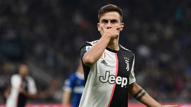 Striker Paolo Dybala membawa Juventus unggul 1-0 di babak pertama melawan Inter Milan di Guiseppe Meazza, Senin (7/10/2019) dini hari WIB. (AFP)