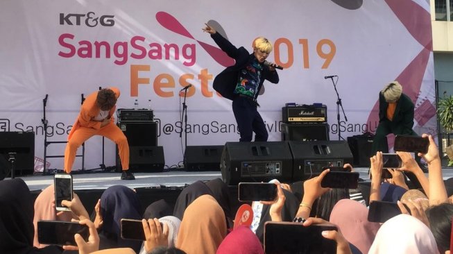 Boyband M.O.N.T tampil di acara KR&G Sansang 2019 Fest Univ. [istimewa]