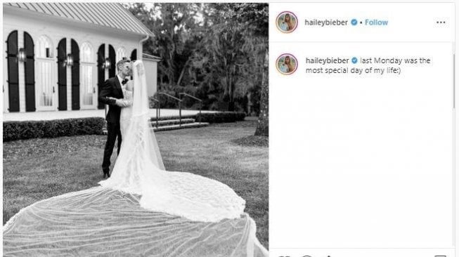 Gaun pengantin Hailey Bieber. (Instagram/@haileybieber)