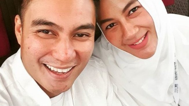 Baim Wong dan Paula Verhoeven umrah. (instagram.com/baimwong)