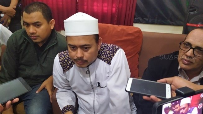  Ketua Umum DPP PA 212 Ustaz Slamet Ma'arif. (Suara.com/Stephanus Aranditio).