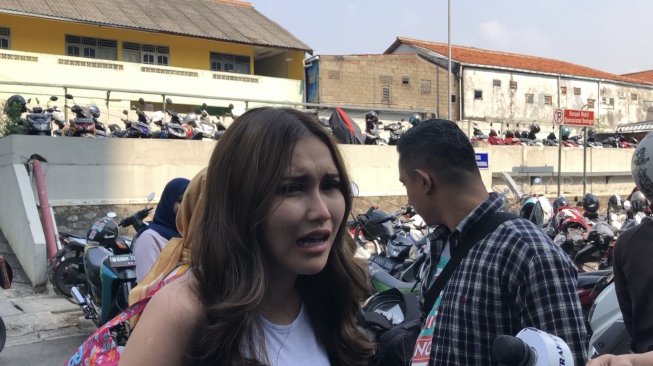 Robby Purba Cari Istri Asli Betawi, Ayu Ting Ting: Gue Dong!