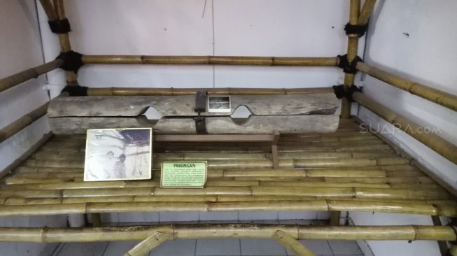 Barang bersejarah di Museum Santat atau Museum Kesehatan Dr Adhyatma di Surabaya [Suara.com/Arry]