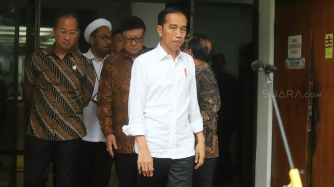 Jelang Pelantikan, Jokowi Disamakan Eks PA 212 dengan Soekarno