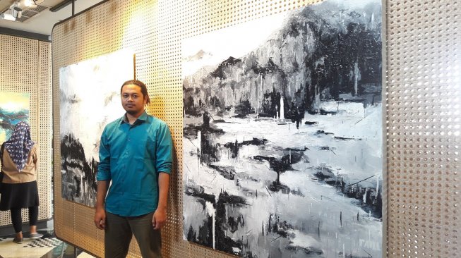 Pameran Seni Tunggal "Resurgence" di ARTOTEL Yogyakarta (Suara.com/Amertiya)