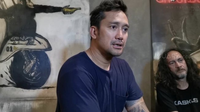Tora Sudiro bersama Egy Fedly. [Revi C Rantung/Suara.com]
