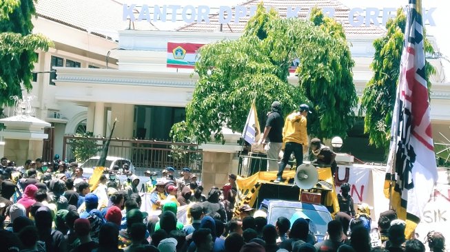 Dari Petrokimia ke Persegres, Terseok Setelah Dikelola Pemerintah