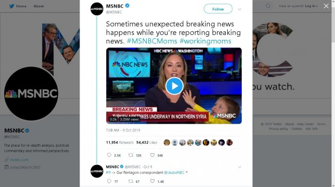 Jurnalis Courtney Kube diganggu anaknya saat siaran langsung - (Twitter/@MSNBC)