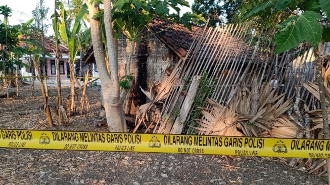 Memanas, Dapur dan Kandang Sapi Ketua Panitia Pilkades Ini Nyaris Dibakar