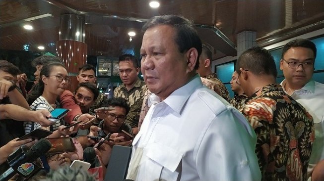 Jenguk Wiranto di RSPAD, Prabowo: Saya Wajib Hormati Senior