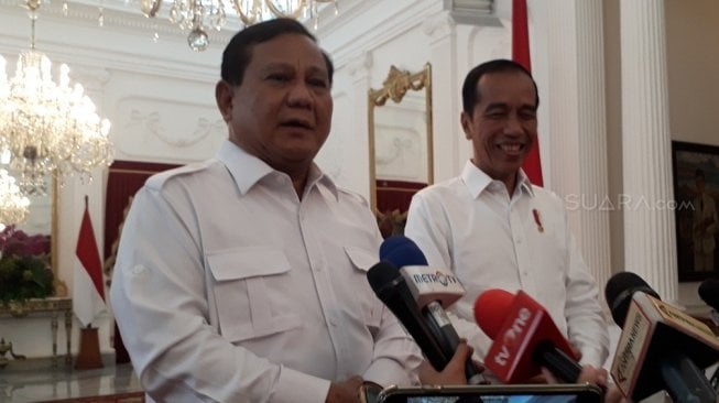 Prabowo Sebut Memiliki Hubungan Mesra, Jokowi Tertawa