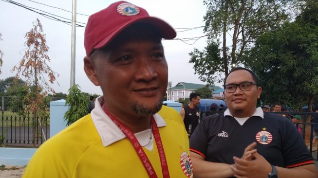 Asisten Pelatih Persija Jakarta Sudirman saat ditemui usai memimpin latihan di Lapangan PS AU Halim Perdanakusuma, Jumat (11/10/2019). [Suara.com/Adie Prasetyo]