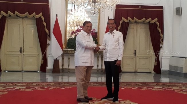 Ketua Umum Partai Gerindra Prabowo Subianto bertemu dengan Presiden Jokowi di Istana Merdeka, Jakarta. (Suara.com/Ummi Saleh)