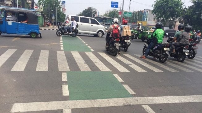 Pesepeda di Jakarta Mengeluh Sering Dipepet Pengendara Motor