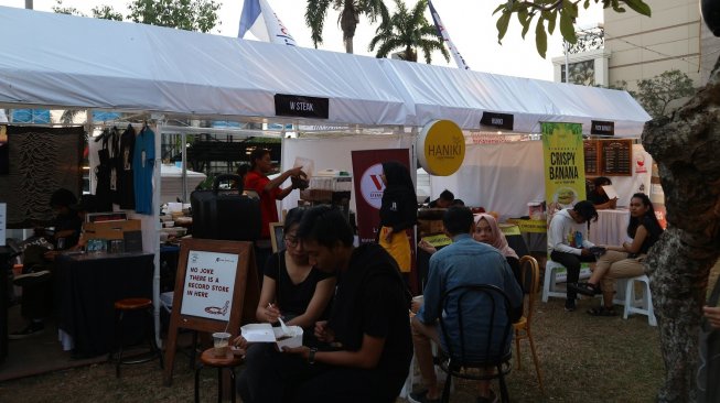 Wisata Kuliner di Land of Leisures 2019 (Suara.com/Amertiya)