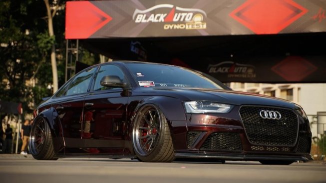  Black Auto Dynotest. Mesin mobil yang sudah mengalami ubahan akan diukur kemampuannya secara real time melalui alat yag biasa disebut dynamo mete. Dalam kejuaraan BlackAuto Battle 2019 seri Jakarta [Dok BLACKXPERIENCE.COM].