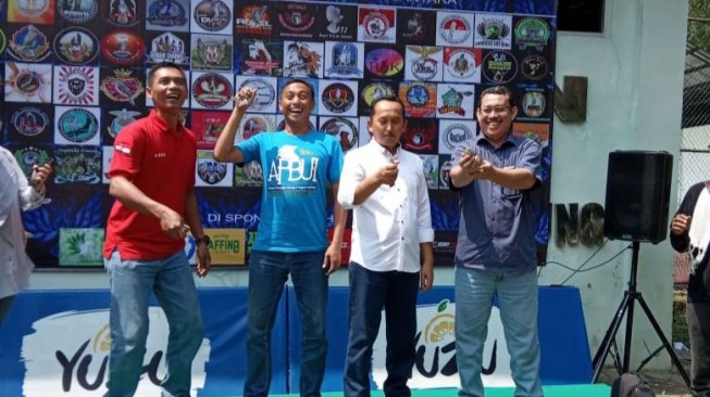 Anniversary ke-1, KTMB Lepas Burung Trucukan di GOR Ona Rangkasbitung