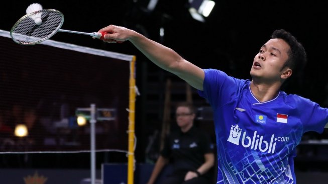 Pebulutangkis tunggal putra Indonesia, Anthony Sinisuka Ginting, di luar dugaan terhenti lebih awal di babak pertama Denmark Open 2019 usai kalah dari Brice Leverdez (Prancis), Selasa (15/10). [Humas PBSI]