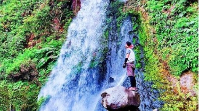 Curug Cibeureum. (Instagram/@harunfnd2717