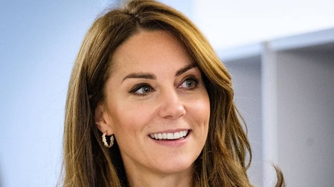 Ini Dia Blazer Favorit Kate Middleton, Punya Tiga Warna Sekaligus