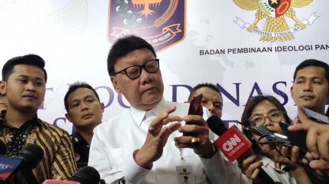 Anak, Aspri dan Sopir Menteri Tjahjo Kumolo Positif Covid-19