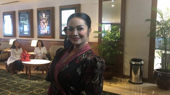 Jadi Anggota Dewan, Krisdayanti Lepas Atribut Sebagai Seorang Artis