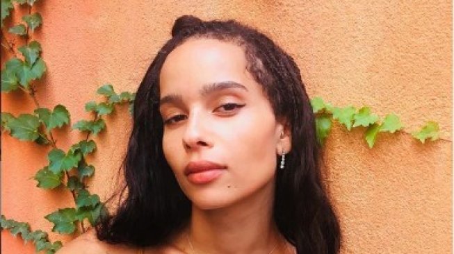 Zoe Kravitz Ceritakan Pengalamannya Berjuang Melawan Bulimia