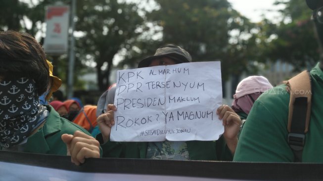 Demo mahasiswa tuntut penerbitan Perppu KPK. (Suara.com/Yasir)